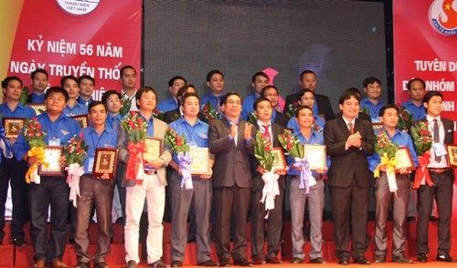 Ceremony to honor young business people  - ảnh 1